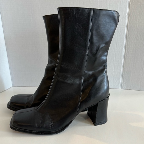 Massimo Shoes - Massimo 3 inch Heel, Leather Boots. Size 9 1/2. Scuffs on heels.